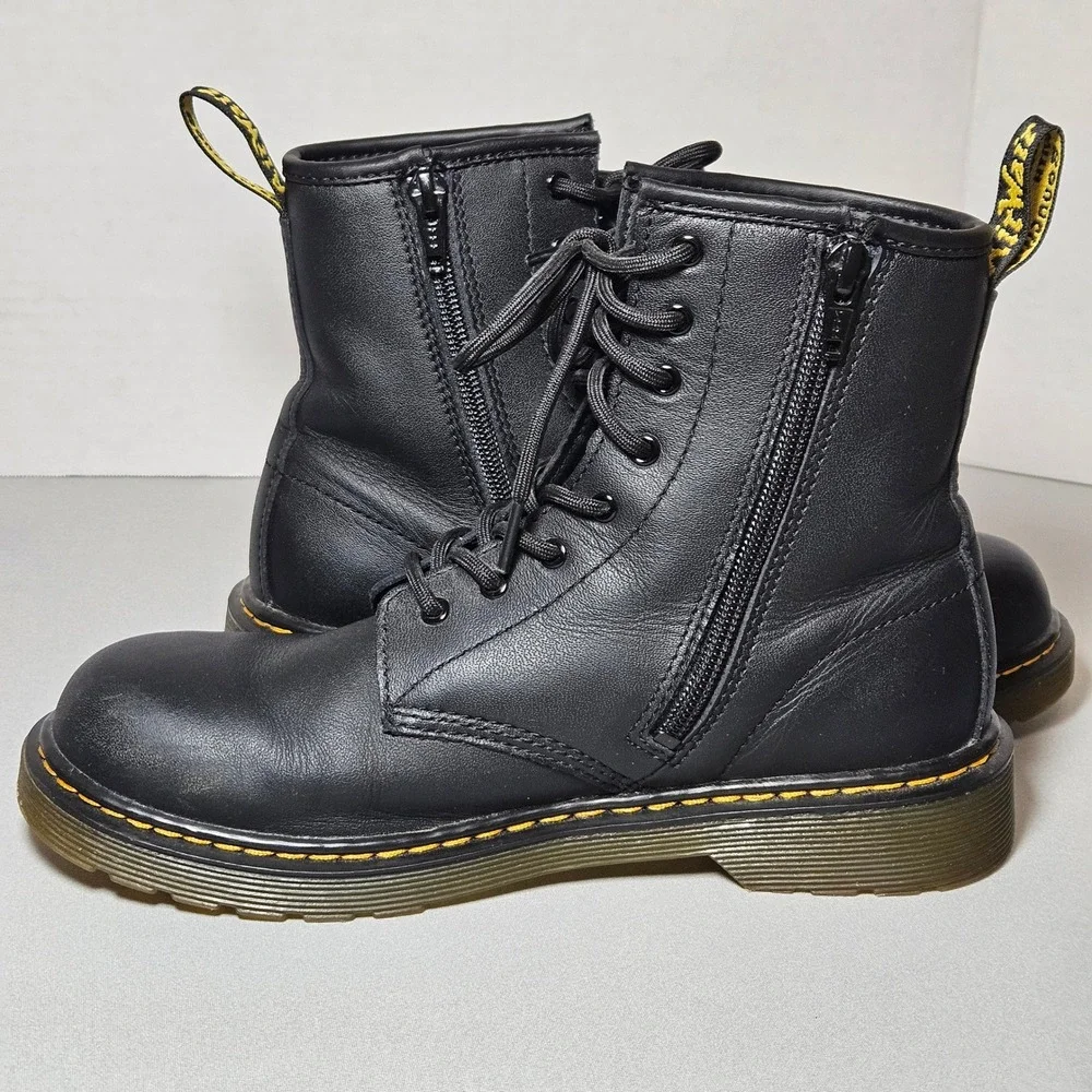 Dr. Martens 1460Y Junior Delaney Black Softy T Leather Lace Up Zip Boots Size 6L
